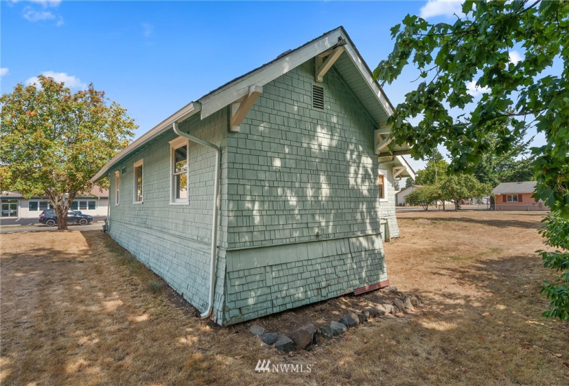 1230 Main, Centralia, Washington 98531, 2 Bedrooms Bedrooms, ,1 BathroomBathrooms,Residential,For Sale,Main,NWM1834683