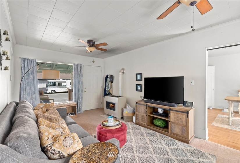 1230 Main, Centralia, Washington 98531, 2 Bedrooms Bedrooms, ,1 BathroomBathrooms,Residential,For Sale,Main,NWM1834683