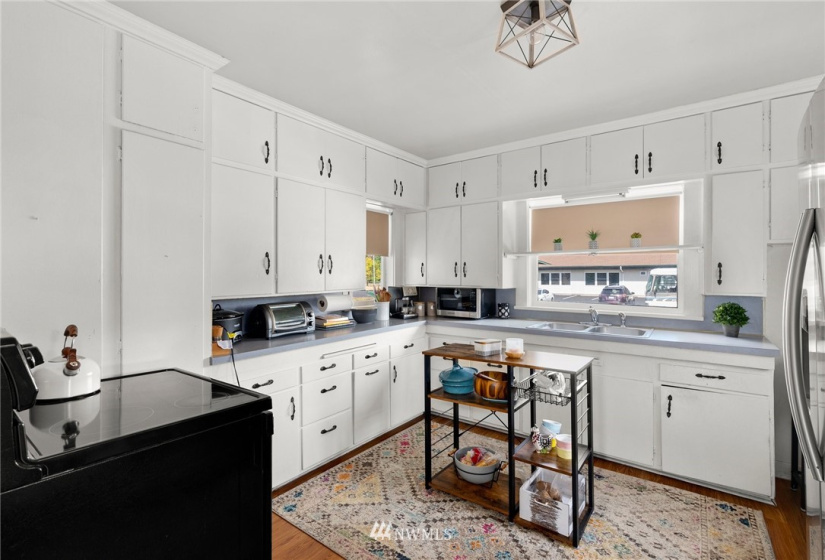 1230 Main, Centralia, Washington 98531, 2 Bedrooms Bedrooms, ,1 BathroomBathrooms,Residential,For Sale,Main,NWM1834683