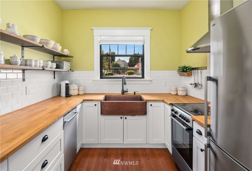 409 16th, Seattle, Washington 98112, 1 Bedroom Bedrooms, ,1 BathroomBathrooms,Residential,For Sale,The Gables,16th,NWM1837827