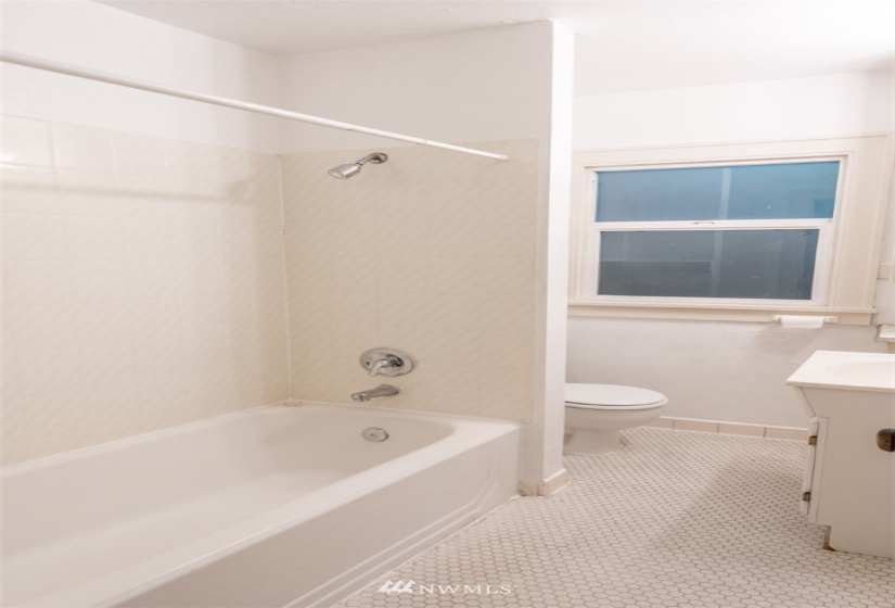 4755 22nd, Seattle, Washington 98105, 2 Bedrooms Bedrooms, ,1 BathroomBathrooms,Residential Lease,For Rent,22nd,NWM1838143