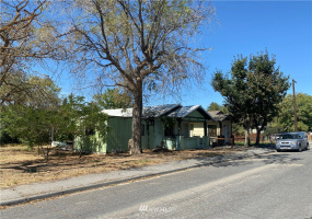 215 Elder, Soap Lake, Washington 98851, 2 Bedrooms Bedrooms, ,1 BathroomBathrooms,Residential,For Sale,Elder,NWM1838476