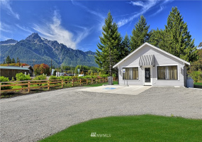 1015 emens, Darrington, Washington 98241, ,Commercial Sale,For Sale,emens,NWM1838758