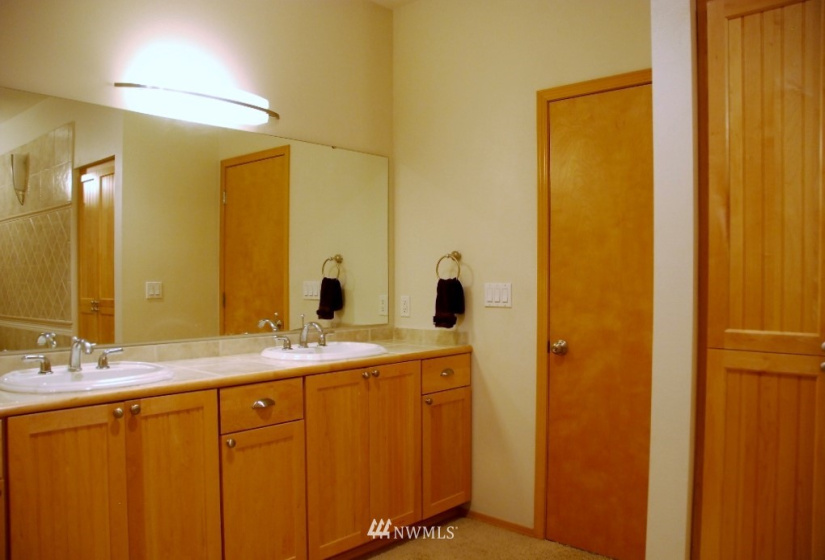 5336 86th, Seattle, Washington 98115, 4 Bedrooms Bedrooms, ,3 BathroomsBathrooms,Residential Lease,For Rent,86th,NWM1838935