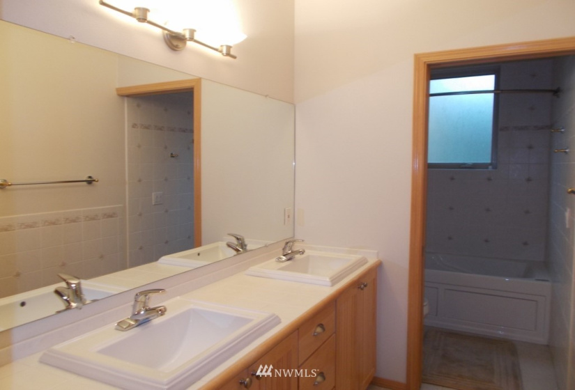 5336 86th, Seattle, Washington 98115, 4 Bedrooms Bedrooms, ,3 BathroomsBathrooms,Residential Lease,For Rent,86th,NWM1838935