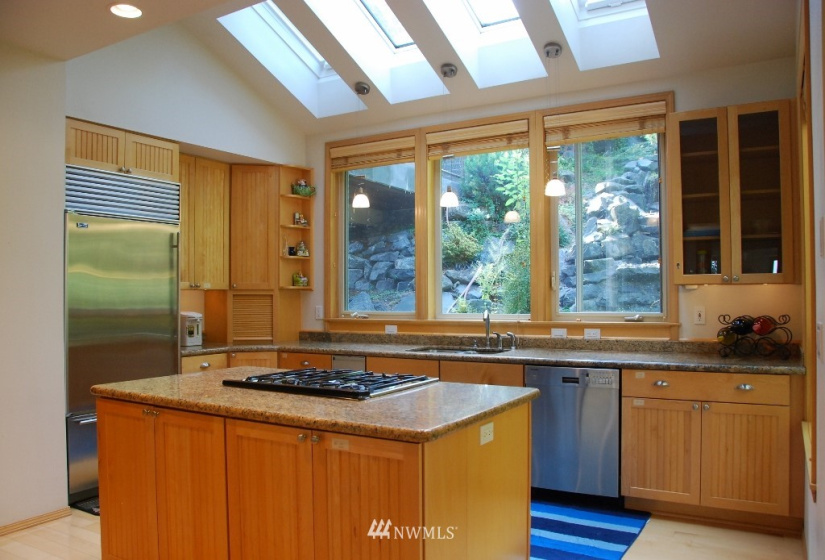 5336 86th, Seattle, Washington 98115, 4 Bedrooms Bedrooms, ,3 BathroomsBathrooms,Residential Lease,For Rent,86th,NWM1838935