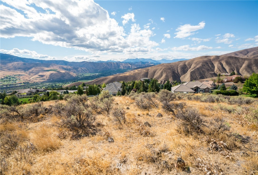 4194 April, Wenatchee, Washington 98801, ,Land,For Sale,April,NWM1839138