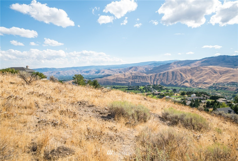 4194 April, Wenatchee, Washington 98801, ,Land,For Sale,April,NWM1839138