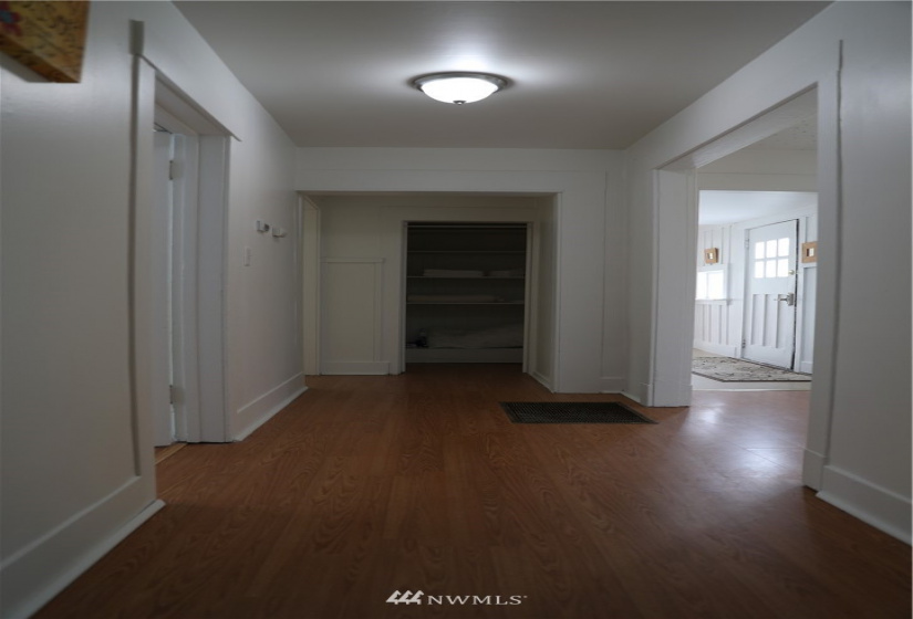 4511 Lander, Seattle, Washington 98116, ,Residential Income,For Sale,Lander,NWM1839230