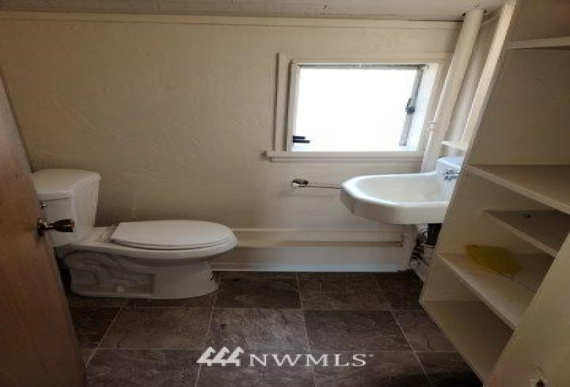 4511 Lander, Seattle, Washington 98116, ,Residential Income,For Sale,Lander,NWM1839230