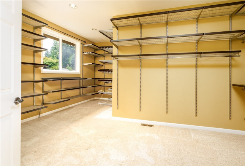 15302 43rd, Bellevue, Washington 98006, 6 Bedrooms Bedrooms, ,2 BathroomsBathrooms,Residential,For Sale,43rd,NWM1840055