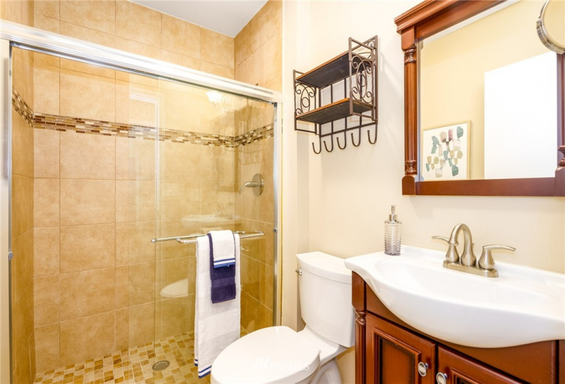 15302 43rd, Bellevue, Washington 98006, 6 Bedrooms Bedrooms, ,2 BathroomsBathrooms,Residential,For Sale,43rd,NWM1840055