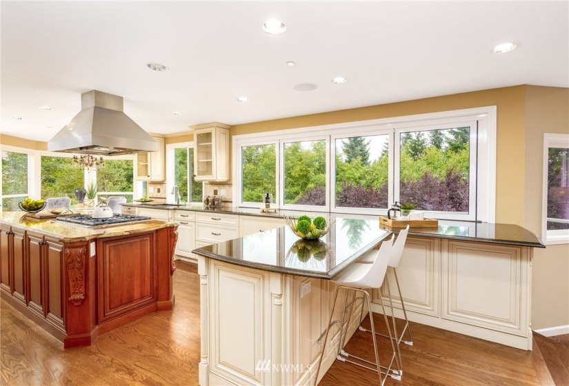 15302 43rd, Bellevue, Washington 98006, 6 Bedrooms Bedrooms, ,2 BathroomsBathrooms,Residential,For Sale,43rd,NWM1840055