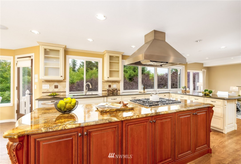 15302 43rd, Bellevue, Washington 98006, 6 Bedrooms Bedrooms, ,2 BathroomsBathrooms,Residential,For Sale,43rd,NWM1840055