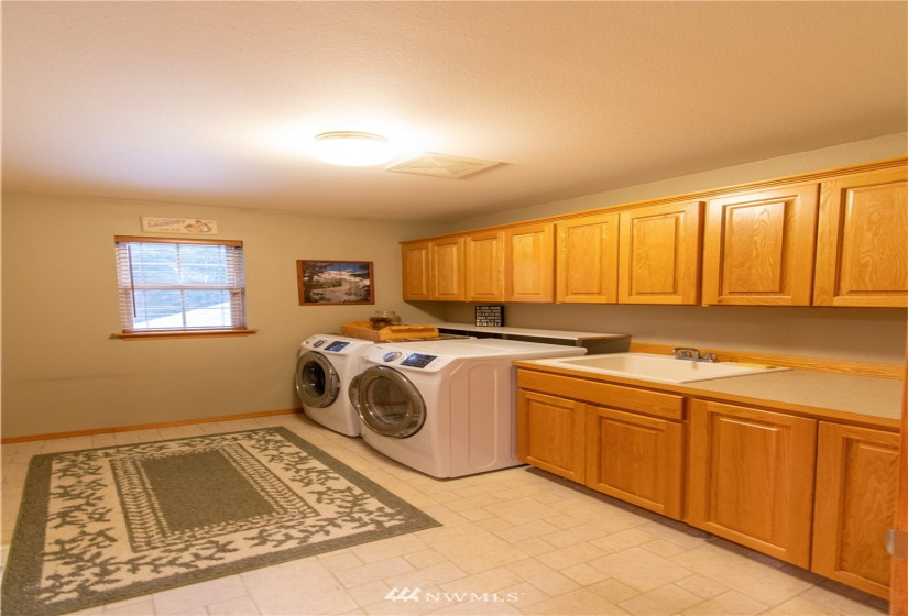 33927 102nd, Roy, Washington 98580, 4 Bedrooms Bedrooms, ,2 BathroomsBathrooms,Residential,For Sale,Whitewater Estates,102nd,NWM1840088