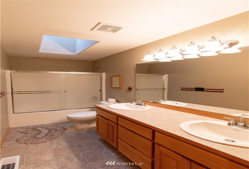 33927 102nd, Roy, Washington 98580, 4 Bedrooms Bedrooms, ,2 BathroomsBathrooms,Residential,For Sale,Whitewater Estates,102nd,NWM1840088