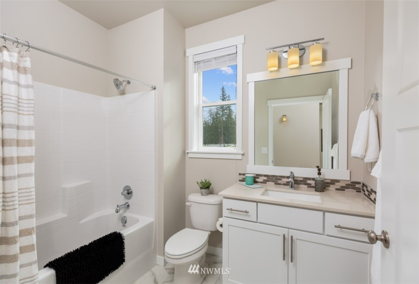 936 Rainier, Mount Vernon, Washington 98274, 3 Bedrooms Bedrooms, ,2 BathroomsBathrooms,Residential,For Sale,Montreaux West,Rainier,NWM1839742