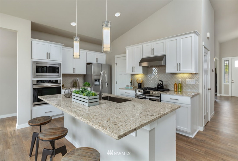 936 Rainier, Mount Vernon, Washington 98274, 3 Bedrooms Bedrooms, ,2 BathroomsBathrooms,Residential,For Sale,Montreaux West,Rainier,NWM1839742