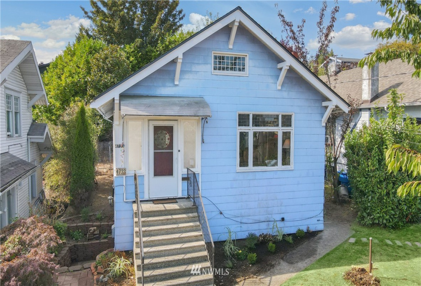 4733 5th, Seattle, Washington 98105, 3 Bedrooms Bedrooms, ,2 BathroomsBathrooms,Residential,For Sale,5th,NWM1839612