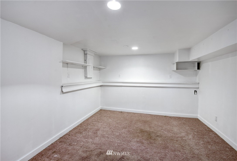 4733 5th, Seattle, Washington 98105, 3 Bedrooms Bedrooms, ,2 BathroomsBathrooms,Residential,For Sale,5th,NWM1839612
