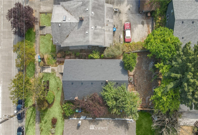 4733 5th, Seattle, Washington 98105, 3 Bedrooms Bedrooms, ,2 BathroomsBathrooms,Residential,For Sale,5th,NWM1839612