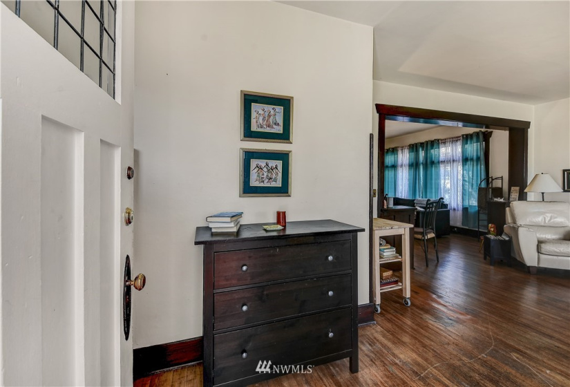 4733 5th, Seattle, Washington 98105, 3 Bedrooms Bedrooms, ,2 BathroomsBathrooms,Residential,For Sale,5th,NWM1839612