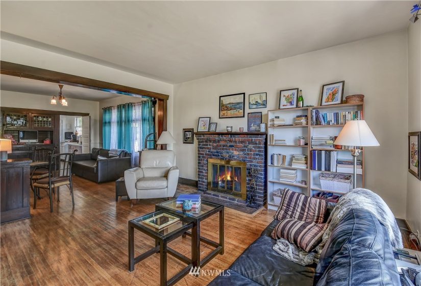 4733 5th, Seattle, Washington 98105, 3 Bedrooms Bedrooms, ,2 BathroomsBathrooms,Residential,For Sale,5th,NWM1839612