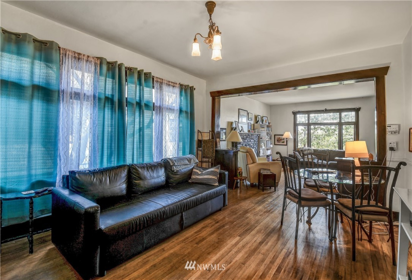 4733 5th, Seattle, Washington 98105, 3 Bedrooms Bedrooms, ,2 BathroomsBathrooms,Residential,For Sale,5th,NWM1839612