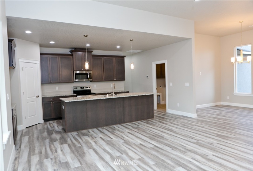 1110 Mt Baker, Othello, Washington 99344, 3 Bedrooms Bedrooms, ,2 BathroomsBathrooms,Residential,For Sale,Sandhill Estates Phase 3,Mt Baker,NWM1840151