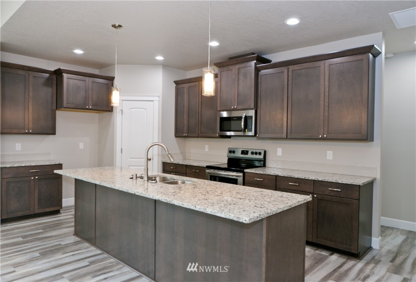 1110 Mt Baker, Othello, Washington 99344, 3 Bedrooms Bedrooms, ,2 BathroomsBathrooms,Residential,For Sale,Sandhill Estates Phase 3,Mt Baker,NWM1840151