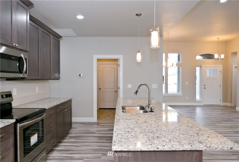 1110 Mt Baker, Othello, Washington 99344, 3 Bedrooms Bedrooms, ,2 BathroomsBathrooms,Residential,For Sale,Sandhill Estates Phase 3,Mt Baker,NWM1840151