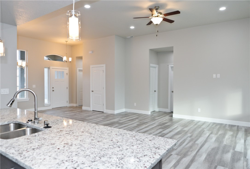 1110 Mt Baker, Othello, Washington 99344, 3 Bedrooms Bedrooms, ,2 BathroomsBathrooms,Residential,For Sale,Sandhill Estates Phase 3,Mt Baker,NWM1840151