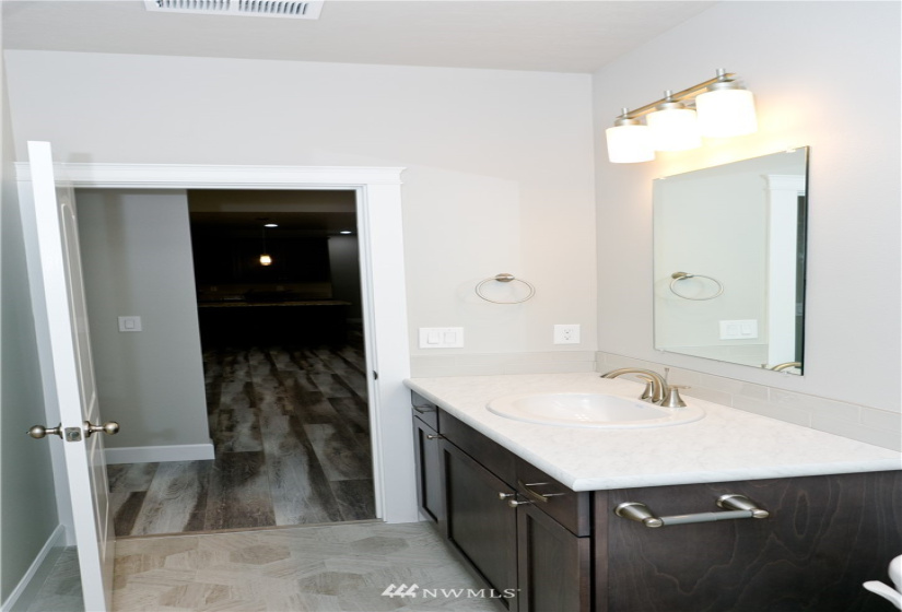 1110 Mt Baker, Othello, Washington 99344, 3 Bedrooms Bedrooms, ,2 BathroomsBathrooms,Residential,For Sale,Sandhill Estates Phase 3,Mt Baker,NWM1840151