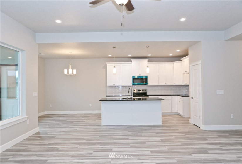 1130 Mt Baker, Othello, Washington 99344, 3 Bedrooms Bedrooms, ,2 BathroomsBathrooms,Residential,For Sale,Sandhill Estates Phase 3,Mt Baker,NWM1840188