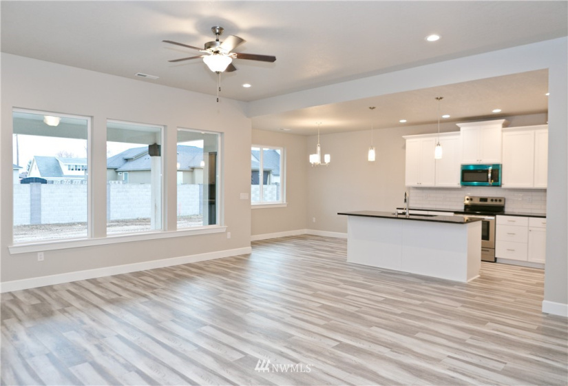 1130 Mt Baker, Othello, Washington 99344, 3 Bedrooms Bedrooms, ,2 BathroomsBathrooms,Residential,For Sale,Sandhill Estates Phase 3,Mt Baker,NWM1840188