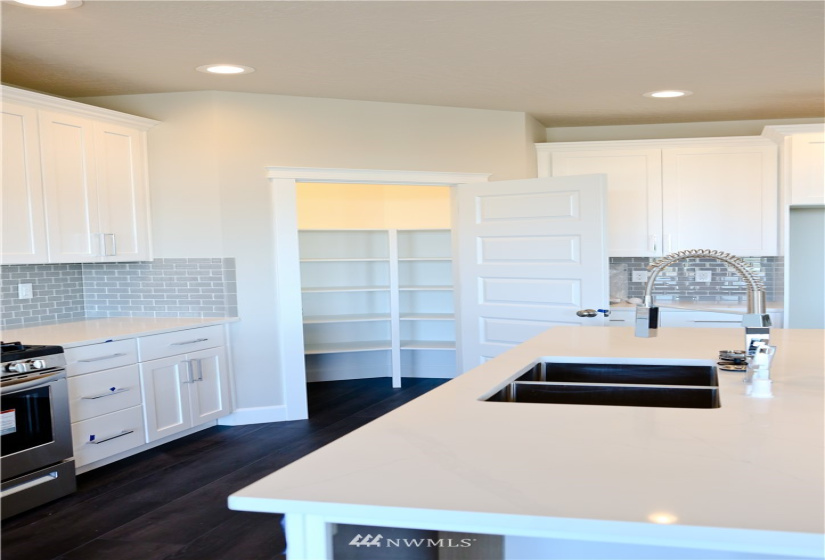 1125 Mt Baker, Othello, Washington 99344, 3 Bedrooms Bedrooms, ,2 BathroomsBathrooms,Residential,For Sale,Sandhill Estates Phase 3,Mt Baker,NWM1840421