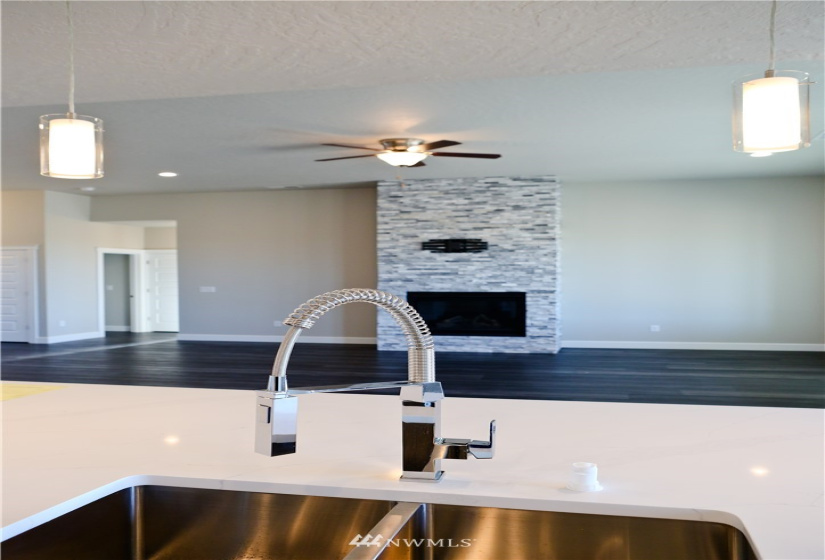 1125 Mt Baker, Othello, Washington 99344, 3 Bedrooms Bedrooms, ,2 BathroomsBathrooms,Residential,For Sale,Sandhill Estates Phase 3,Mt Baker,NWM1840421