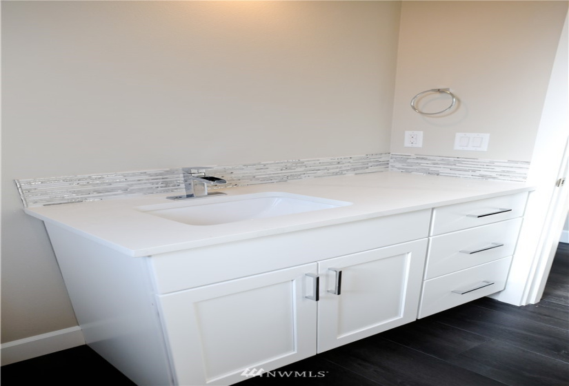 1125 Mt Baker, Othello, Washington 99344, 3 Bedrooms Bedrooms, ,2 BathroomsBathrooms,Residential,For Sale,Sandhill Estates Phase 3,Mt Baker,NWM1840421
