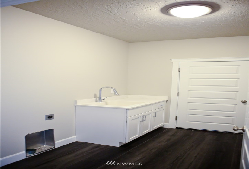 1125 Mt Baker, Othello, Washington 99344, 3 Bedrooms Bedrooms, ,2 BathroomsBathrooms,Residential,For Sale,Sandhill Estates Phase 3,Mt Baker,NWM1840421