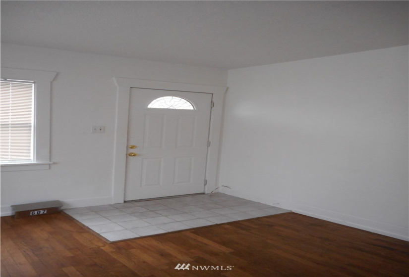 611 Stewart, Puyallup, Washington 98371, ,Residential Income,For Sale,AJ Millers 2nd Addition,Stewart,NWM1840929