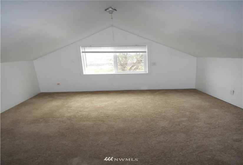 611 Stewart, Puyallup, Washington 98371, ,Residential Income,For Sale,AJ Millers 2nd Addition,Stewart,NWM1840929