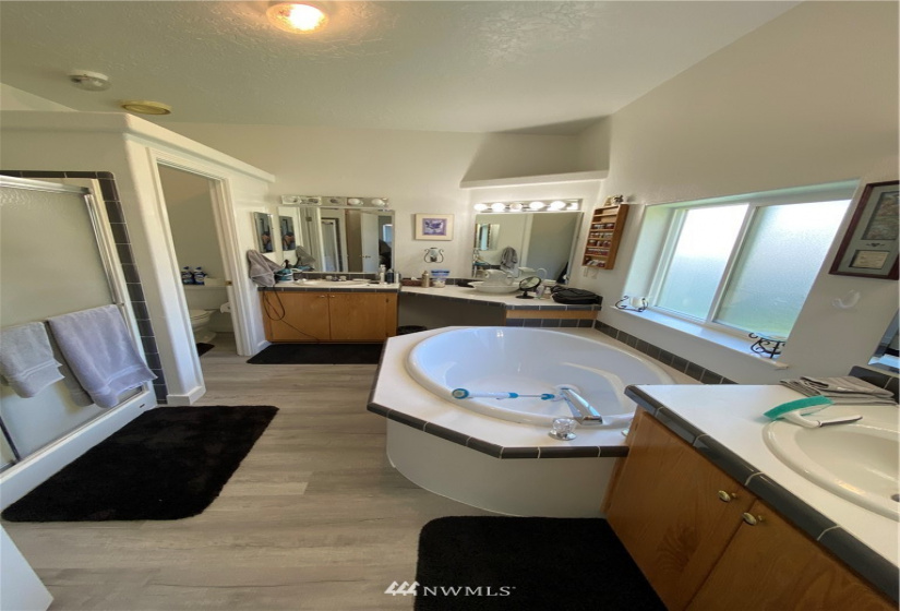 304 Commercial, Dayton, Washington 99328, 3 Bedrooms Bedrooms, ,2 BathroomsBathrooms,Residential,For Sale,Commercial,NWM1841372