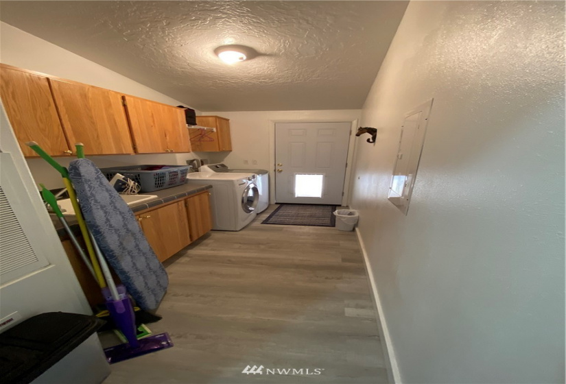 304 Commercial, Dayton, Washington 99328, 3 Bedrooms Bedrooms, ,2 BathroomsBathrooms,Residential,For Sale,Commercial,NWM1841372