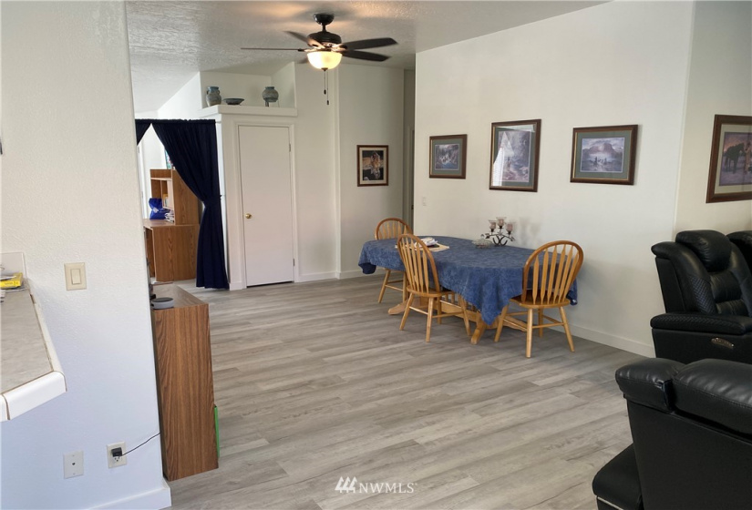 304 Commercial, Dayton, Washington 99328, 3 Bedrooms Bedrooms, ,2 BathroomsBathrooms,Residential,For Sale,Commercial,NWM1841372
