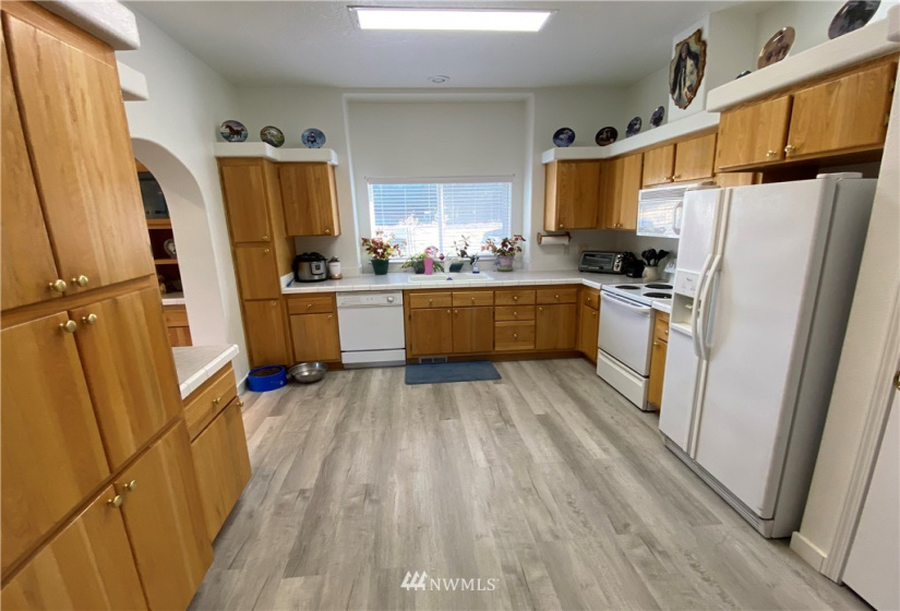 304 Commercial, Dayton, Washington 99328, 3 Bedrooms Bedrooms, ,2 BathroomsBathrooms,Residential,For Sale,Commercial,NWM1841372