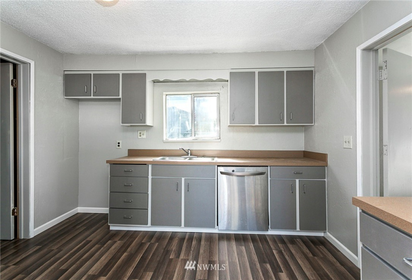 2608 Hartford, Lake Stevens, Washington 98258, ,Commercial Sale,For Sale,Hartford,NWM1840082