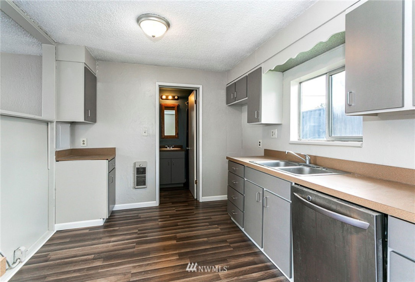 2608 Hartford, Lake Stevens, Washington 98258, ,Commercial Sale,For Sale,Hartford,NWM1840082