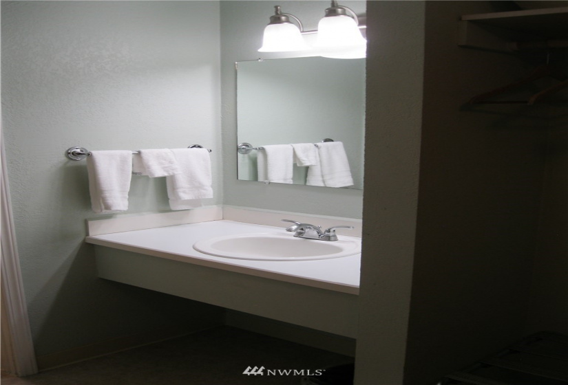 304 14th, Long Beach, Washington 98631, 1 Bedroom Bedrooms, ,2 BathroomsBathrooms,Residential,For Sale,Chautauqua Lodge,14th,NWM1840326