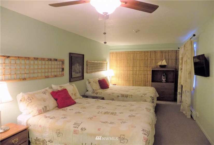 304 14th, Long Beach, Washington 98631, 1 Bedroom Bedrooms, ,2 BathroomsBathrooms,Residential,For Sale,Chautauqua Lodge,14th,NWM1840326