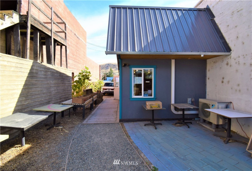 227 2nd, Okanogan, Washington 98840, ,Commercial Sale,For Sale,2nd,NWM1841586